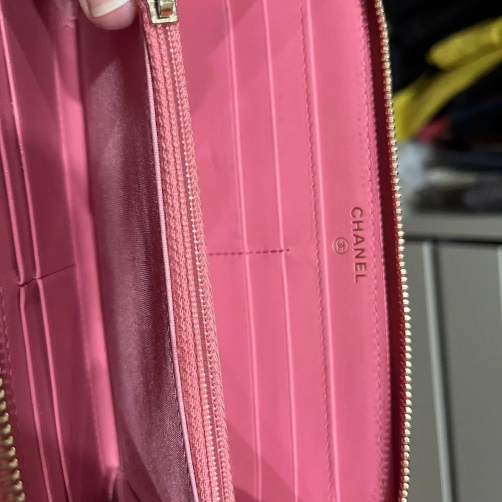 Coveted C 19 Pink Quilted Wallet - Picture 5 of 8